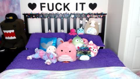 Mackenzie Wolfe online show from December 2024 07:07:02 AM