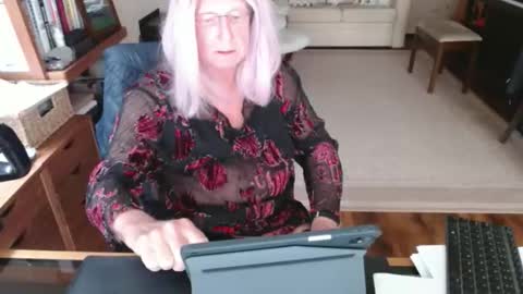 Deanne online show from May 2026 02:01:01 PM