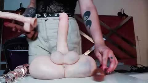 madame ibby online show from February 2026 01:29:02 PM