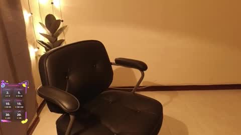 Snapshot of madame_lia chatting on December 2025 09:58:01 AM Madame La online show from December 2025 09:58:01 AM