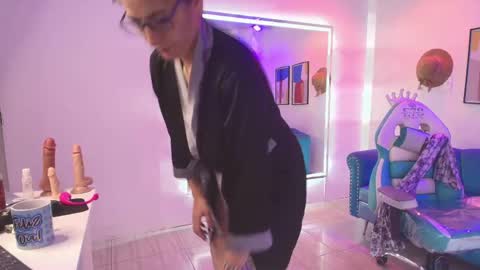 Madame Scarllet  online show from April 2026 12:29:02 PM
