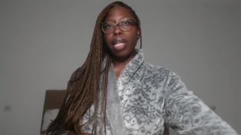 Snapshot of madamindigo chatting on January 2025 03:11:02 AM YourMadamIndigo online show from January 2025 03:11:02 AM