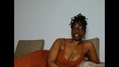 YourMadamIndigo online show from February 2026 07:28:02 PM