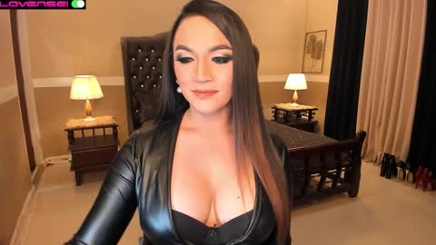 Snapshot of madammistressdominatrixxx chatting on November 2025 11:26:01 PM Alison Kloss online show from November 2025 11:26:01 PM