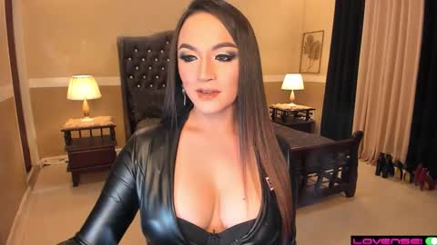 Snapshot of madammistressdominatrixxx chatting on November 2025 10:26:01 PM Alison Kloss online show from November 2025 10:26:01 PM