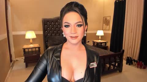 Snapshot of madammistressdominatrixxx chatting on November 2025 10:12:01 PM Alison Kloss online show from November 2025 10:12:01 PM