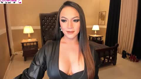 Snapshot of madammistressdominatrixxx chatting on December 2025 10:52:01 PM Alison Kloss online show from December 2025 10:52:01 PM