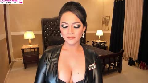 Snapshot of madammistressdominatrixxx chatting on December 2025 12:08:01 AM Alison Kloss online show from December 2025 12:08:01 AM