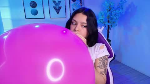 maddie_t18 online show from May 2026 11:40:02 AM