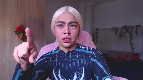 maddiie and clyde online show from November 2025 02:06:02 PM