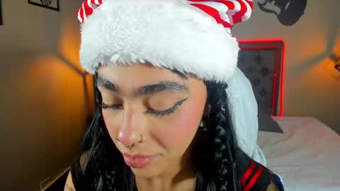 Snapshot of maddiiebrooks chatting on December 2024 06:37:02 PM Maddie online show from December 2024 06:37:02 PM