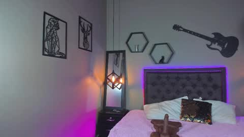 Snapshot of maddiiebrooks chatting on February 2025 10:21:02 PM Maddie online show from February 2025 10:21:02 PM