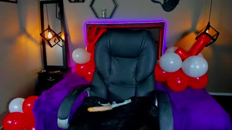 Snapshot of maddiiebrooks chatting on February 2025 06:51:02 PM Maddie online show from February 2025 06:51:02 PM