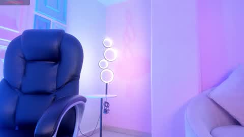 Maddison online show from November 2025 04:35:02 AM