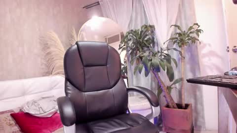 Maddy online show from October 2025 08:31:02 PM