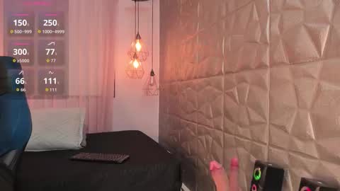 Maddy  online show from October 2025 07:59:01 PM