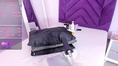 Snapshot of maddyjohnsonn chatting on March 2025 09:42:01 AM maddyjohnsonn online show from March 2025 09:42:01 AM