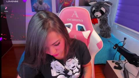 Snapshot of madeleine_shinobi chatting on January 2025 08:43:02 PM Emily Only Fans online show from January 2025 08:43:02 PM