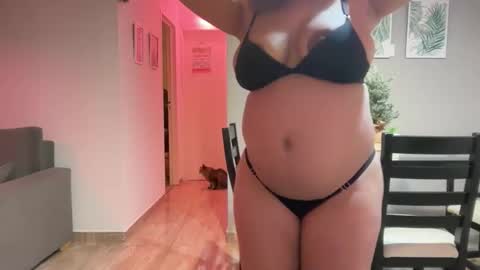 Snapshot of madellein chatting on December 2025 02:52:01 AM madellein online show from December 2025 02:52:01 AM