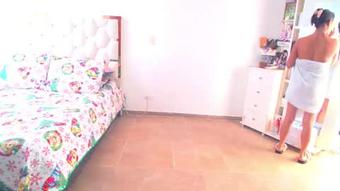 Snapshot of madeyn_roses chatting on December 2024 04:16:01 PM madelyn roses online show from December 2024 04:16:01 PM