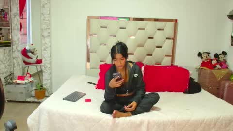 Snapshot of madeyn_roses chatting on November 2025 10:23:01 PM madelyn roses online show from November 2025 10:23:01 PM