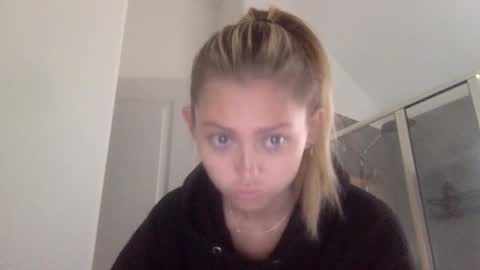 Snapshot of madirose69 chatting on September 2025 02:53:02 PM mari rose online show from September 2025 02:53:02 PM