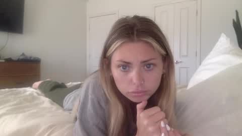 Snapshot of madirose69 chatting on October 2025 02:36:01 PM mari rose online show from October 2025 02:36:01 PM