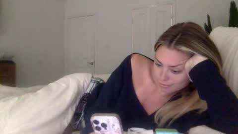 Snapshot of madirose69 chatting on October 2025 02:38:02 PM mari rose online show from October 2025 02:38:02 PM