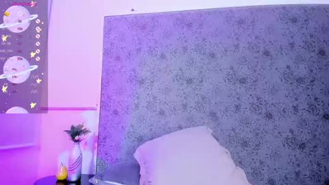 Snapshot of madison_roux chatting on February 2025 08:29:02 AM Madison Roux online show from February 2025 08:29:02 AM