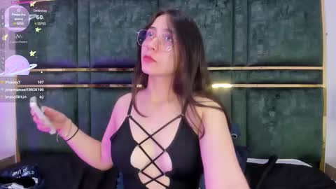 Snapshot of madison_roux chatting on February 2025 08:28:02 AM Madison Roux online show from February 2025 08:28:02 AM