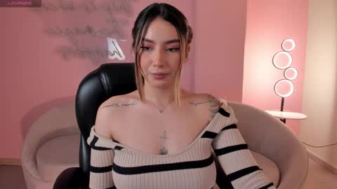 Maddi Collins online show from December 2025 05:20:02 PM