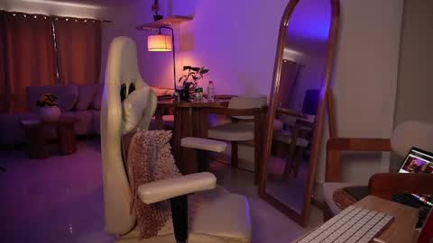 madisonlara online show from August 2026 03:00:01 PM