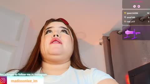 Snapshot of madissonlee__ chatting on June 2026 03:41:02 AM madissonlee__ online show from June 2026 03:41:02 AM