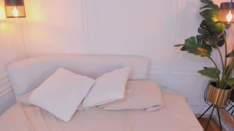 Snapshot of madissonmoore5 chatting on September 2025 12:30:01 PM madissonmoore5 online show from September 2025 12:30:01 PM