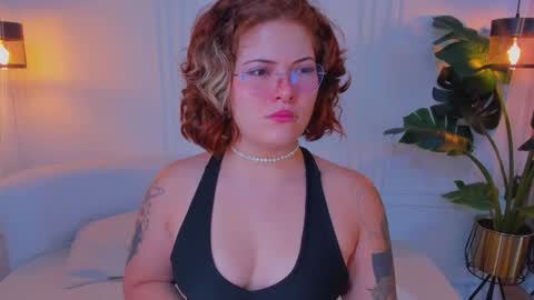 Snapshot of madissonmoore5 chatting on October 2025 12:22:02 PM madissonmoore5 online show from October 2025 12:22:02 PM