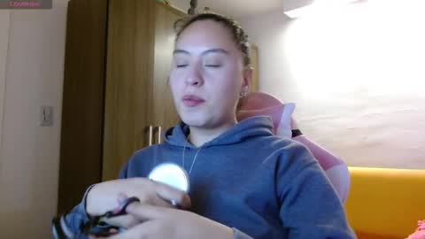 Snapshot of madissonn__ chatting on November 2025 06:16:02 AM MADY online show from November 2025 06:16:02 AM