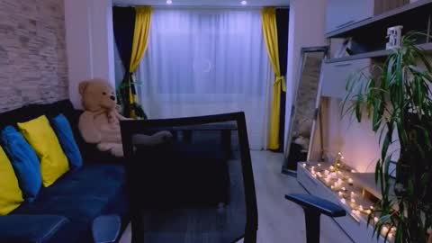 Madye Roberts online show from December 2025 11:01:02 PM