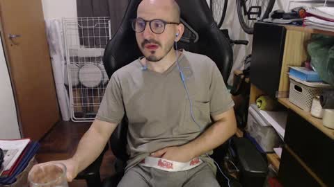 Snapshot of madziula chatting on December 2024 03:29:01 AM Peter online show from December 2024 03:29:01 AM