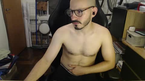 Snapshot of madziula chatting on January 2025 04:32:01 AM Peter online show from January 2025 04:32:01 AM