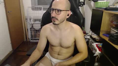 Snapshot of madziula chatting on February 2026 04:11:01 AM Peter online show from February 2026 04:11:01 AM