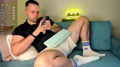 Snapshot of madzuru chatting on June 2026 01:32:01 AM Gregory online show from June 2026 01:32:01 AM