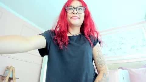 Mae Lyra online show from May 2026 05:19:01 PM
