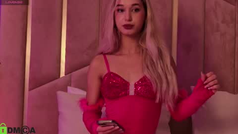 M. online show from November 2025 07:23:01 PM