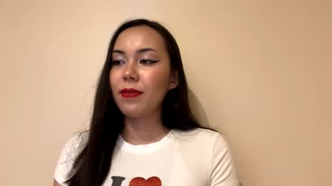 Snapshot of magdalenfigueras chatting on December 2025 05:19:02 PM KimYunAh or just Kim online show from December 2025 05:19:02 PM