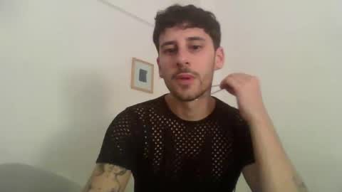 Snapshot of maggicboy29 chatting on December 2025 03:23:02 AM maggicboy29 online show from December 2025 03:23:02 AM