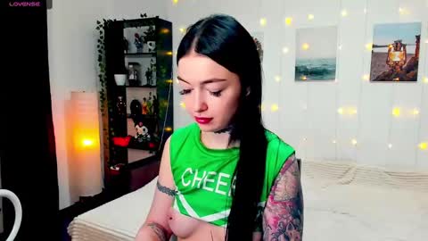 Snapshot of magic_alie chatting on December 2024 08:00:02 PM Magic Allie online show from December 2024 08:00:02 PM