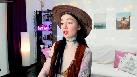 Snapshot of magic_alie chatting on January 2025 07:50:02 PM Magic Allie online show from January 2025 07:50:02 PM