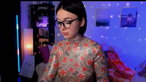 Snapshot of magic_alie chatting on December 2025 06:39:02 AM Magic Allie online show from December 2025 06:39:02 AM