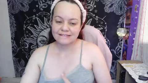 Snapshot of magic_clairewitch chatting on May 2026 09:24:01 PM Claire online show from May 2026 09:24:01 PM