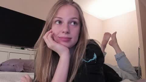 Alice  online show from December 2024 02:11:02 PM